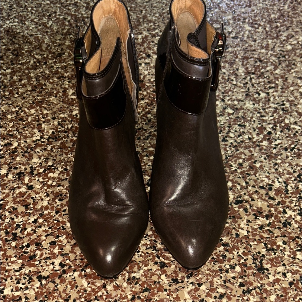 Sofft Bourges Brown Coffee Leather Heeled Ankle Bootie Buckle Detail Women's 9